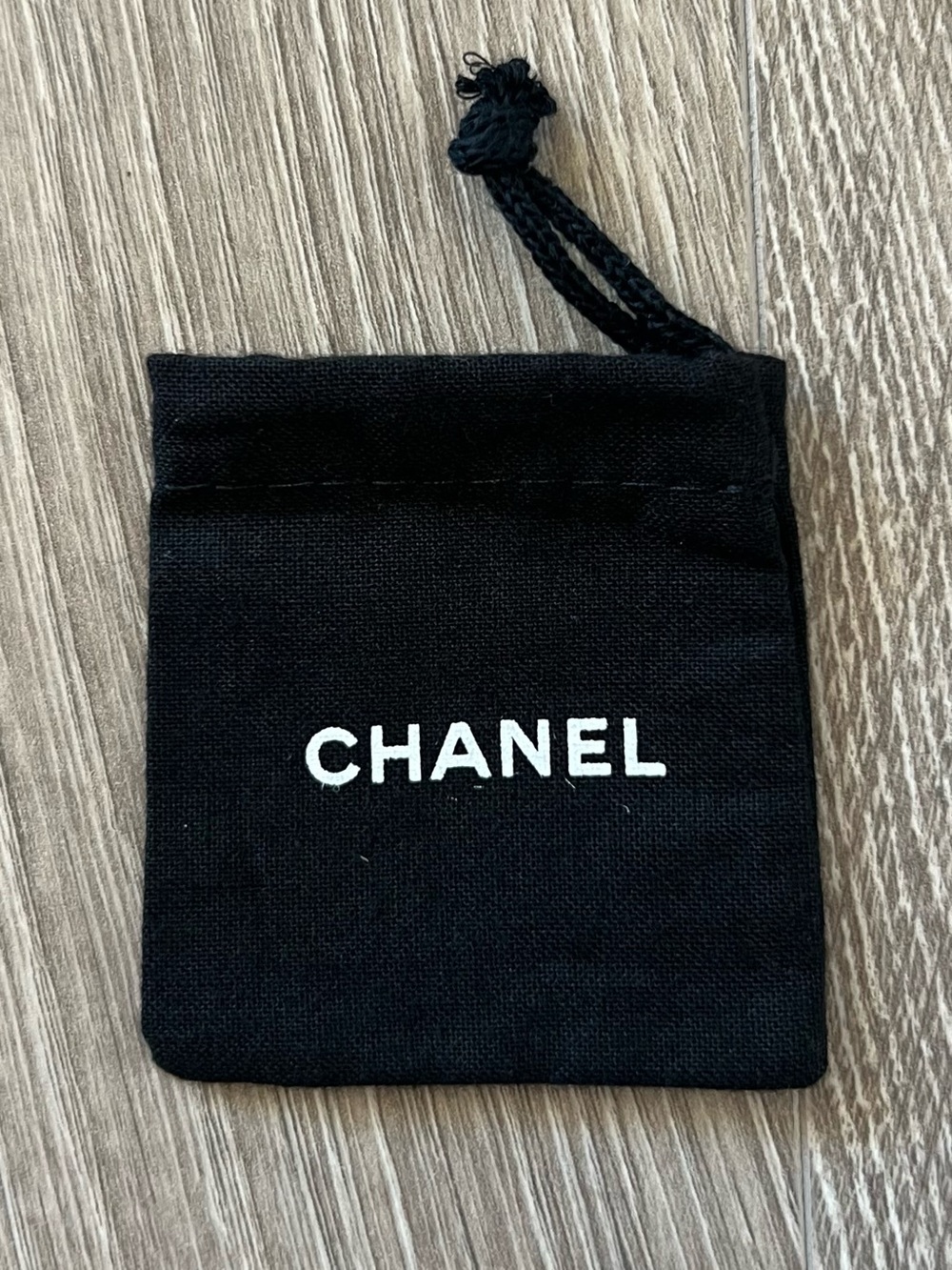 Chanel dust bag (C656)
